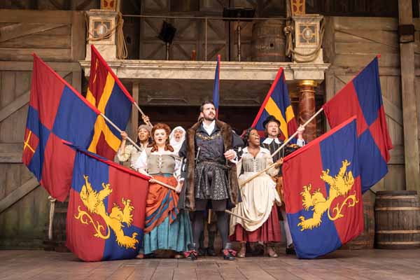 The company in The Comedy of Errors at Shakespeares Globe c Marc Brenner lr